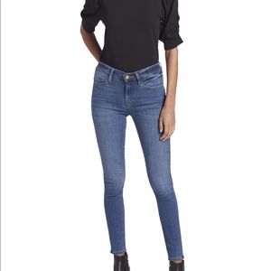 Frame Le High Skinny Jeans